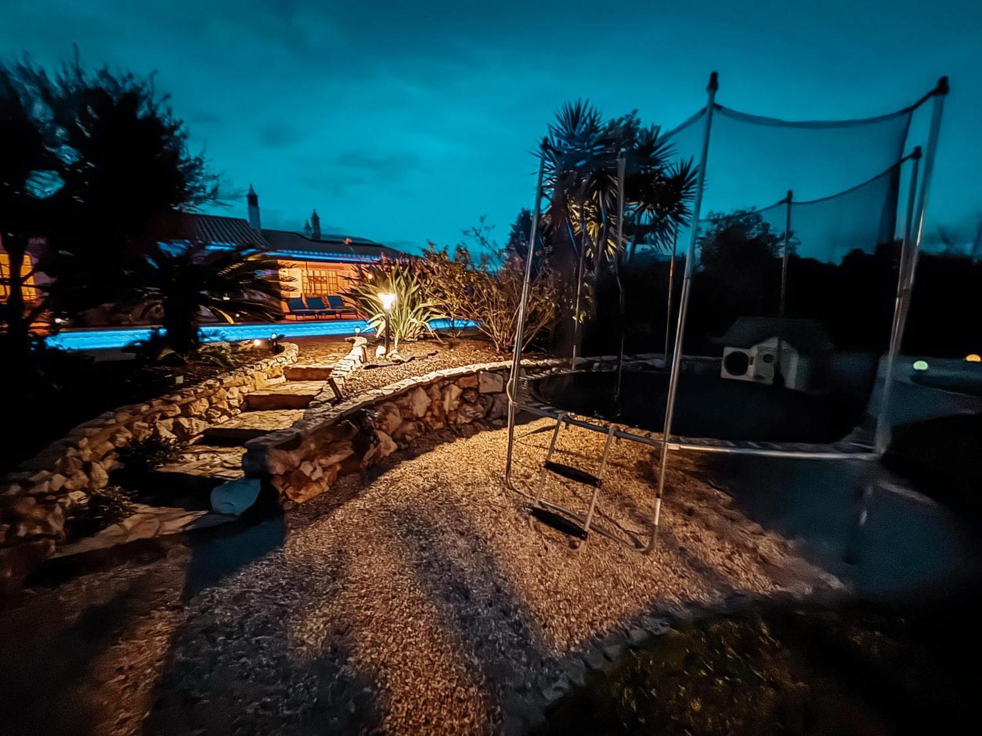 Villa Rubix Luz Buitenkant foto