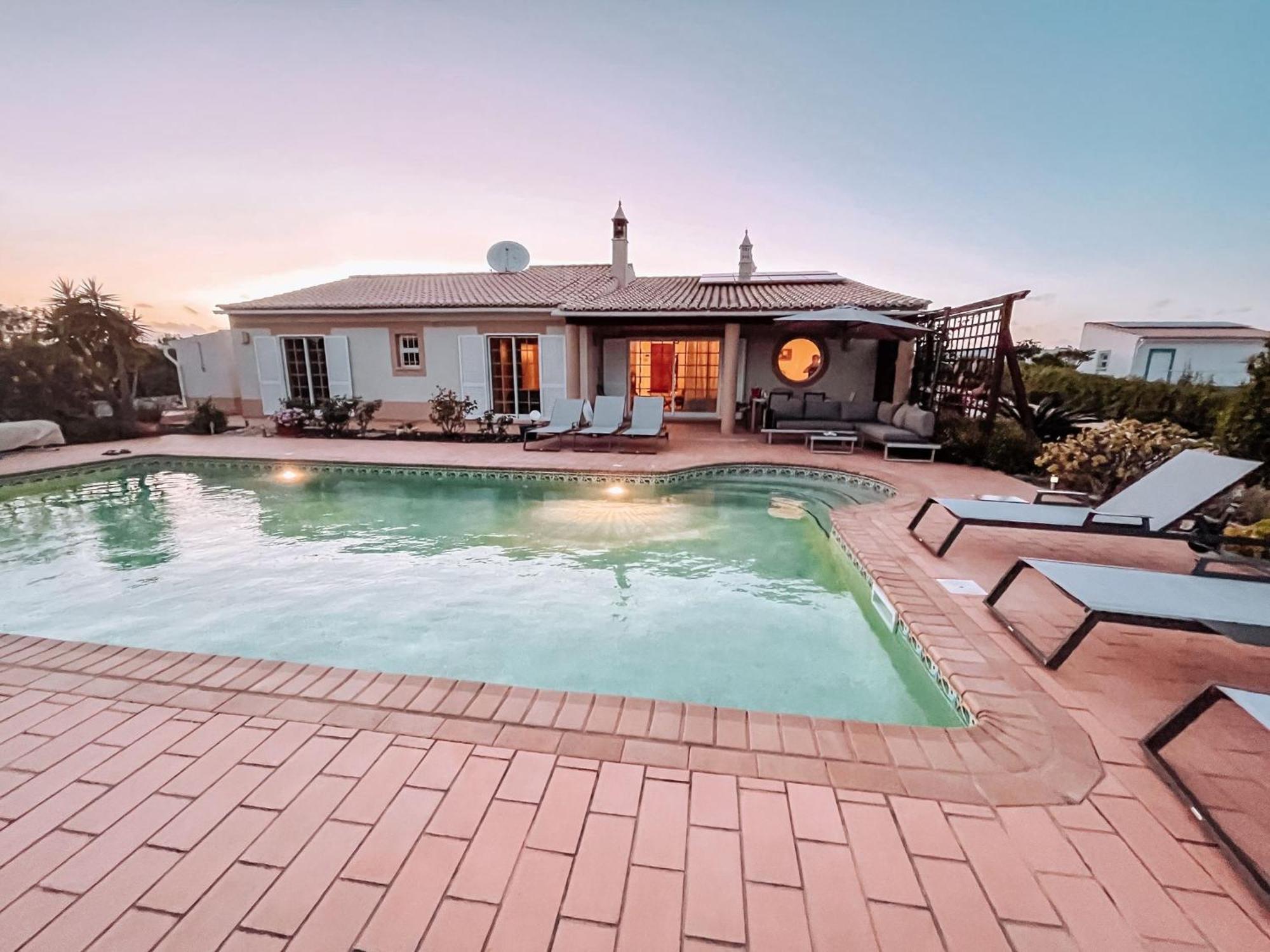 Villa Rubix Luz Buitenkant foto