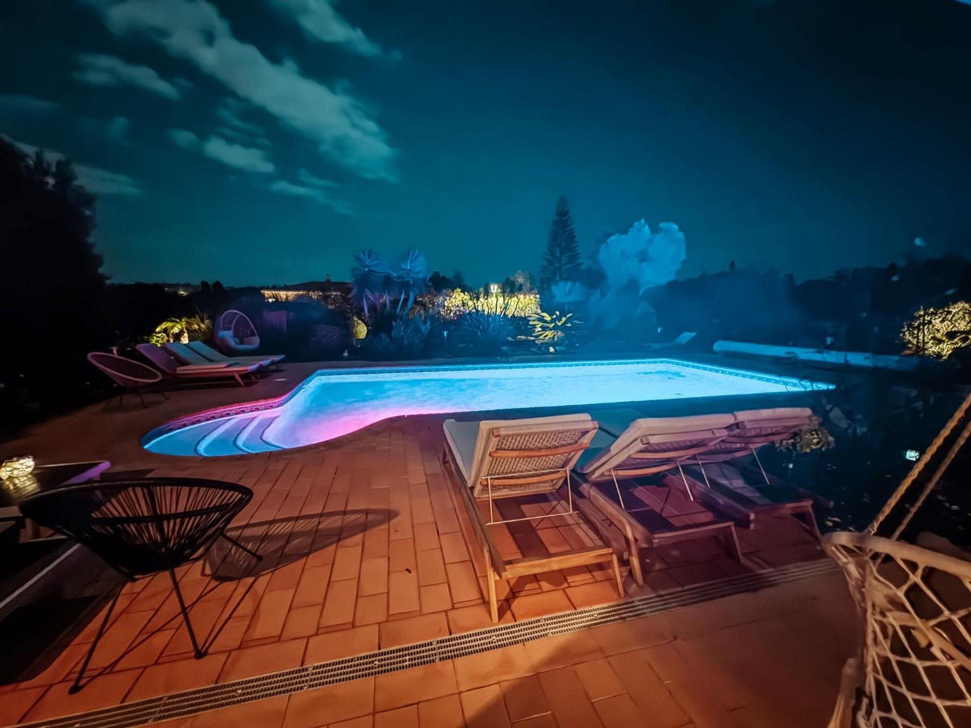 Villa Rubix Luz Buitenkant foto