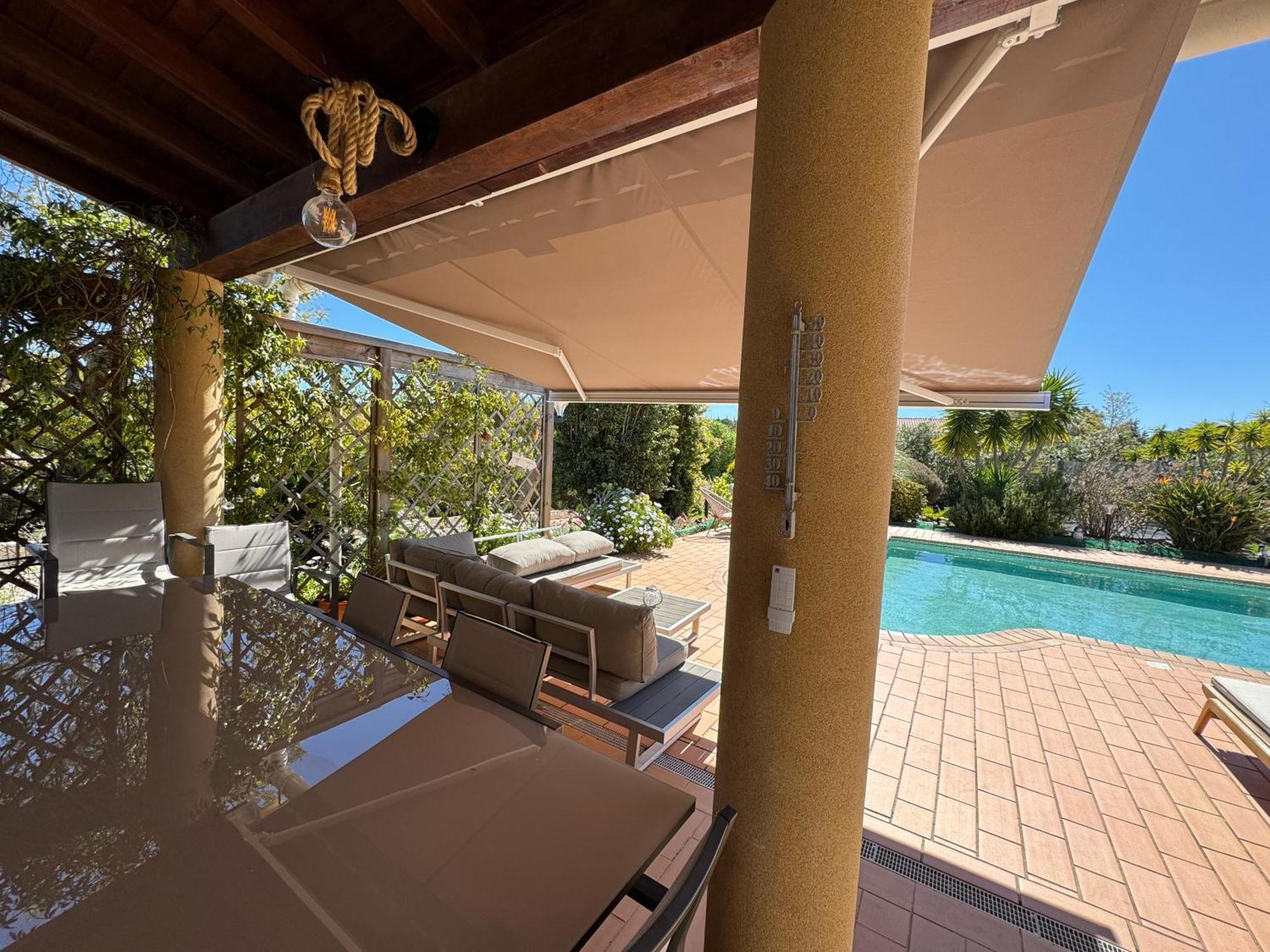 Villa Rubix Luz Buitenkant foto